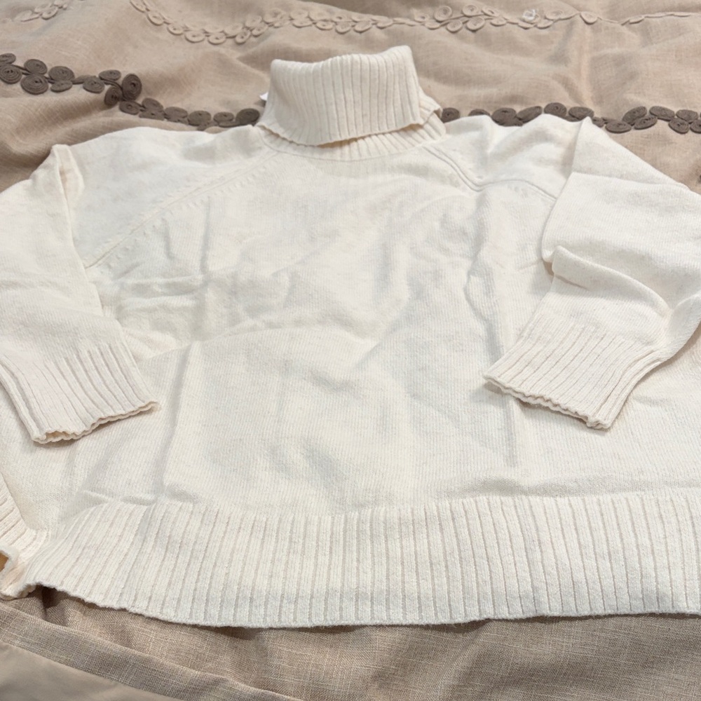 Old Navy Chalk Heather SoSoft Turtleneck Sweater/NWT/XL - Picture 6 of 15